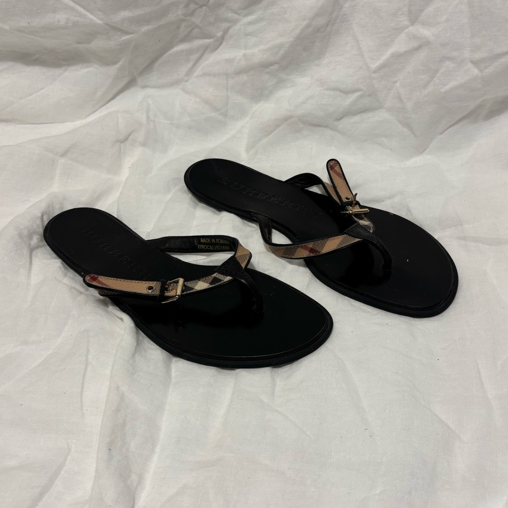 Burberry house check flip flops women’s size EU 38 / US 8